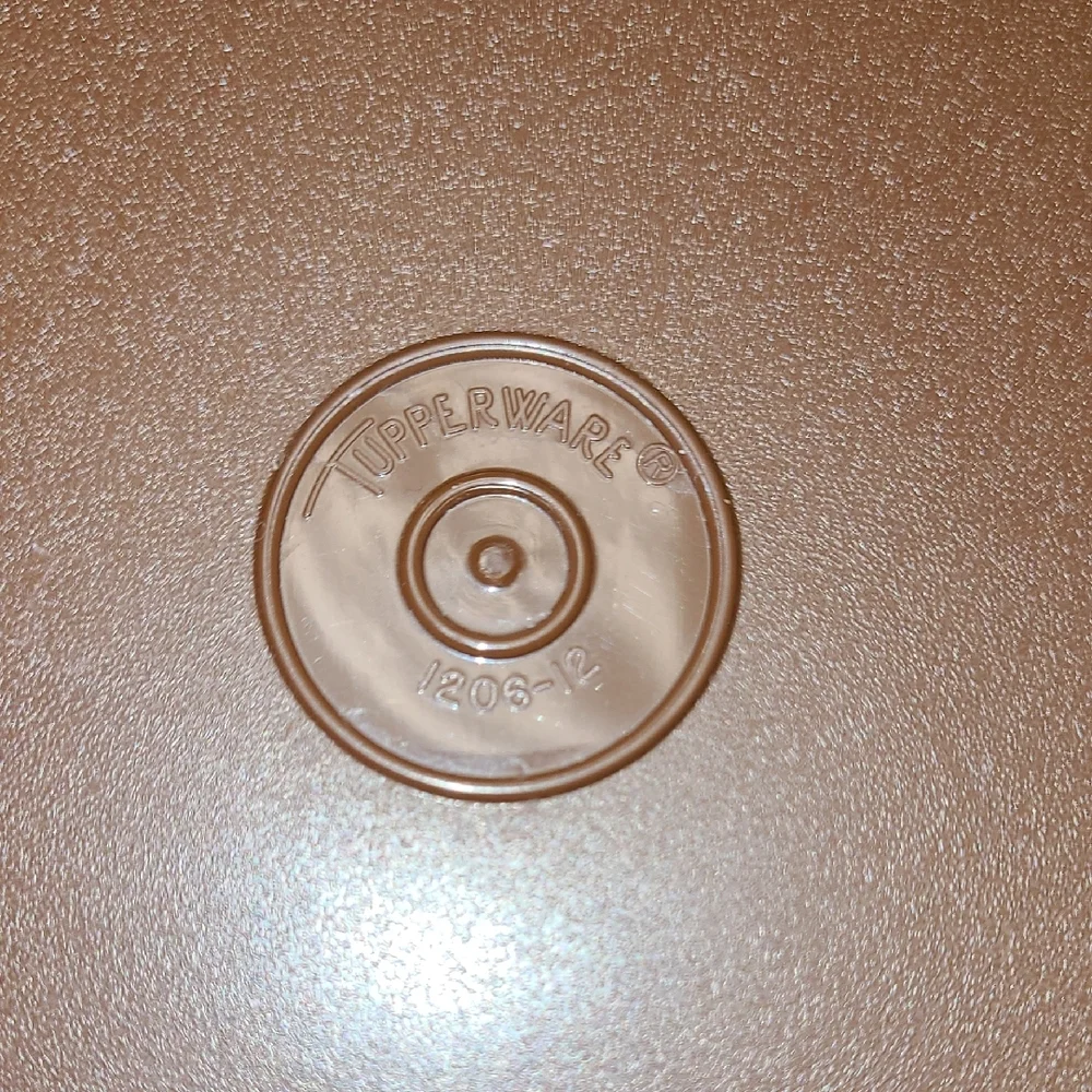 Vintage Tupperware Brown Round Seal And Serve Bowl  1207-21 Lid & 1208-12 Bowl